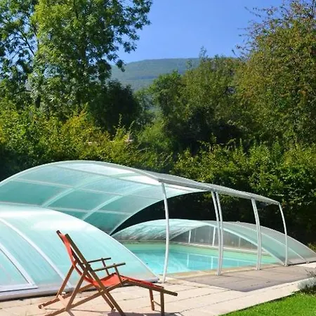 Maison Charmante A + Piscine Partagee & Vue Montagne Holiday home Gembrie