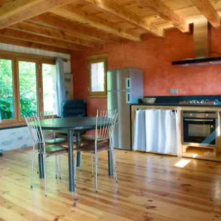 Maison Charmante A + Piscine Partagee & Vue Montagne Holiday home *