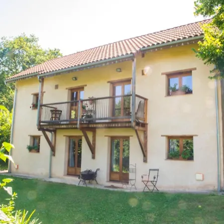 Holiday home Maison Charmante A + Piscine Partagee & Vue Montagne