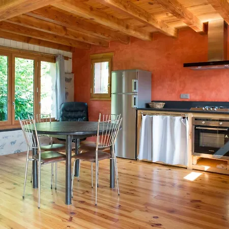 Prázdninový dům Maison Charmante A + Piscine Partagee & Vue Montagne *